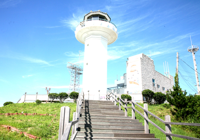 간절히 바라는 간절곶등대처럼, 떠오르는 낙산 일출처럼